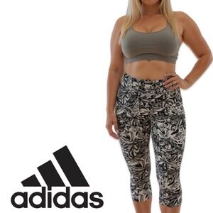 NWOT - Adidas capri-length sports pants with a black and white floral pattern XL